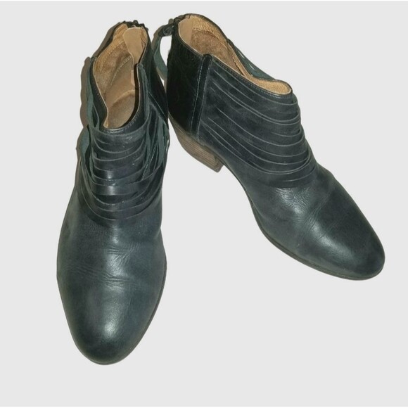 Clarks Grey Leather Spye Celeste Ankle Boots 9.5 - Picture 1 of 12